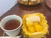 コースが終わった後のお茶とフルーツ