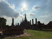 ツアー中のアユタヤ遺跡。