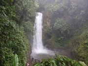 滝の横までいけました