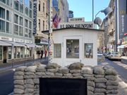 チェックポイントチャーリー