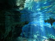 グランセノーテでの水中撮影