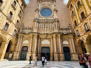 モンセラットの建物の中庭