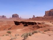 モニュメントバレーは砂埃が凄いのでマスクとサングラスを忘れずに！