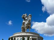 チンギスハーン像