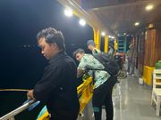 揺れが少ない大型船でのんびりイカ釣り