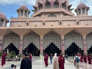 ピンクモスク正面