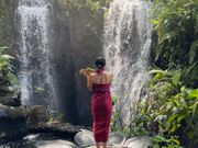 滝に入る前のお清め