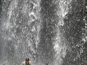 滝に入りました！