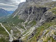 トロールスティゲンの展望台散策も素晴らしい眺望