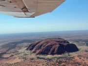 飛行機から見たウルル