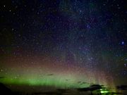 水平に広がるオーロラ