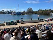 水上スキーや自転車のアクロバットなど