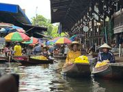 一周30分をお買い物しながら堪能できる。値切り交渉も楽しい