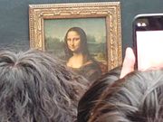 モナ・リザ。かなり望遠を駆使してでないと撮れません。