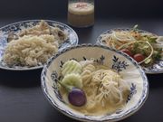 カオマンガイとカレーそうめん、ソムタム