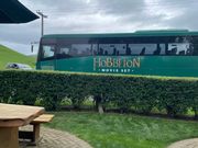 このバスに乗って出発