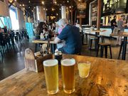 肉ピザクラフトビール　これらで123ドル