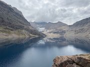 2時間ちょっとのハイキング後に見られる絶景ネイビーブルー