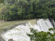 雨の台湾、ナイアガラの滝