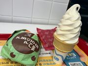スタッフさんおススメ🇰🇷ロッテリアのソフトクリームとプルコギライスバーガー💗美味しかった😋