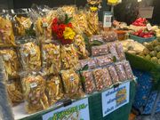 他の市場とちょっと違う店が多い