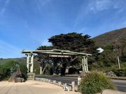 メモリアルアーチ