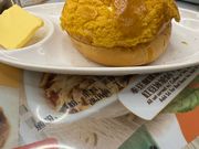 パン、バターを挟んでいただきました。こちらも美味しかったです