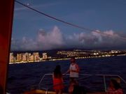 サンセット後の海から見るWaikikiの夜景
