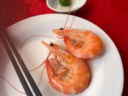 船内ランチの蒸しエビ