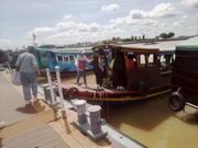 獅子島へ渡し船で行きます