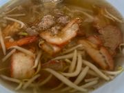 このローカルな昼食が毎回楽しみすぎる。