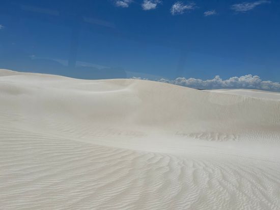 真っ白な砂丘