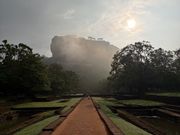 振り返ってのシーギリヤ