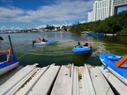 スピードボート