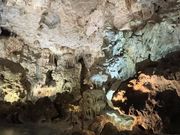 ハロン湾鍾乳洞