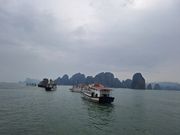 ハロン湾クルーズは天気に恵まれ快適だった