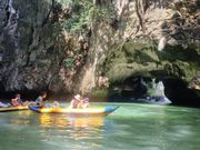 洞窟巡りカヌーが最高