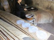 ライスペーパー製作中