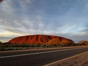 朝焼けのウルル