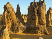 3mくらいの大きな岩に圧倒されます。