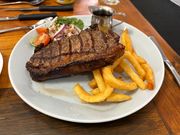 ディナーでセレクトしたお肉はとってもボリュミーですが、柔らかくて美味しい！かぼちゃのポタージュも絶品