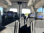 お迎えに来てくれた車内