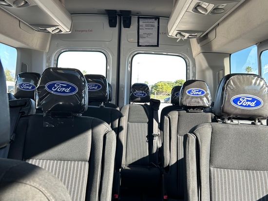 お迎えに来てくれた車内