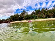 海に漕ぎ出しいよいよ無人島へ！