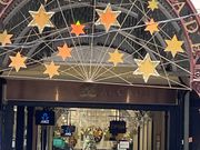 アーケード内はクリスマス仕様のディスプレイ。可愛いかった