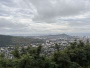 タンタラス展望台　曇雨予報だったけど曇り　ホノルルの街が一望できて素晴らしい