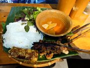 解散場所の旧市街でブンチャーを頂く♪