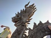 頂上エリアにある石龍。ただしこのエリアの足場はかなり悪いので危険を意識して上ってください！