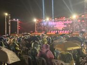 雨具も配られた