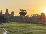 朝陽とアンコールワットの対比がタマリマセン😻